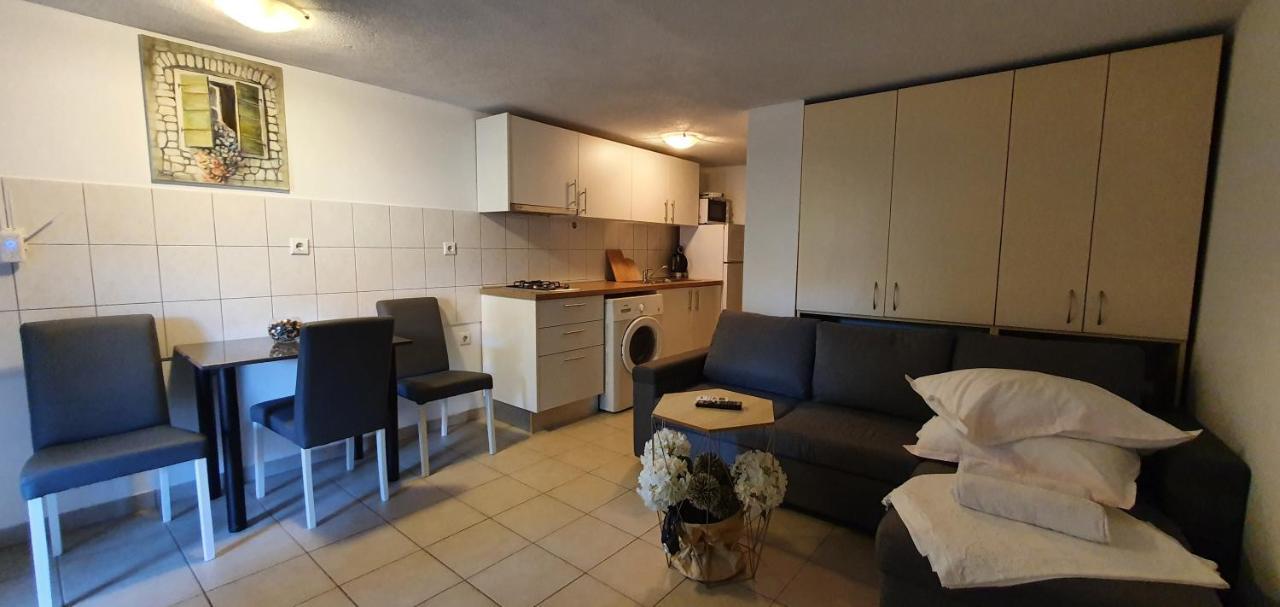 Appartamento Apartman Suzana Sindija Bibinje Esterno foto