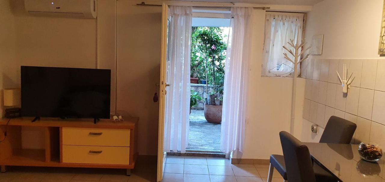 Appartamento Apartman Suzana Sindija Bibinje Esterno foto